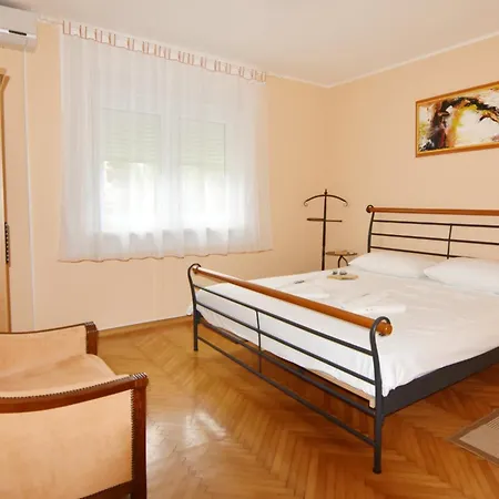 Family Friendly House With A Swimming Pool - 22775 Holiday home Umag