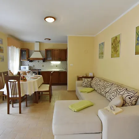 Family Friendly House With A Swimming Pool - 22775 Holiday home Umag