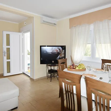 Family Friendly House With A Swimming Pool - 22775 Holiday home Umag