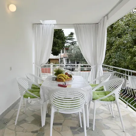 Holiday home Family Friendly House With A Swimming Pool - 22775 *