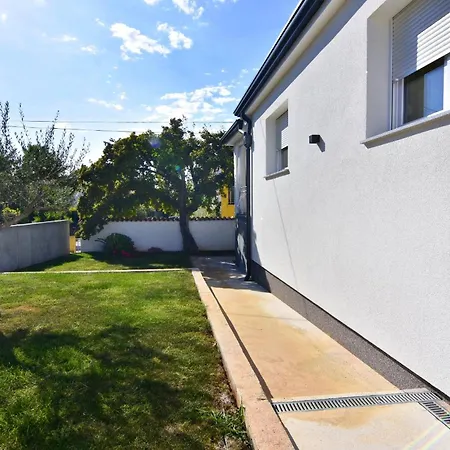Holiday home Family Friendly House With A Swimming Pool - 22775 Umag